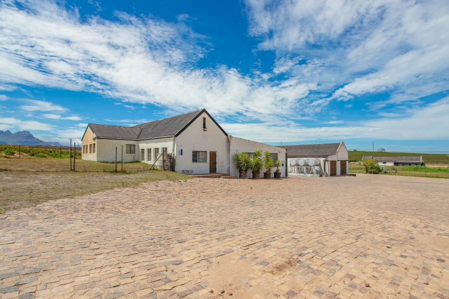 6 Bedroom Property for Sale in Lyndoch Western Cape